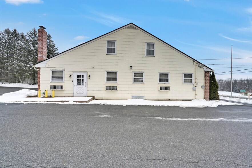 More Photos Of 780 Claremont Ave, Tamaqua Office For Sale
