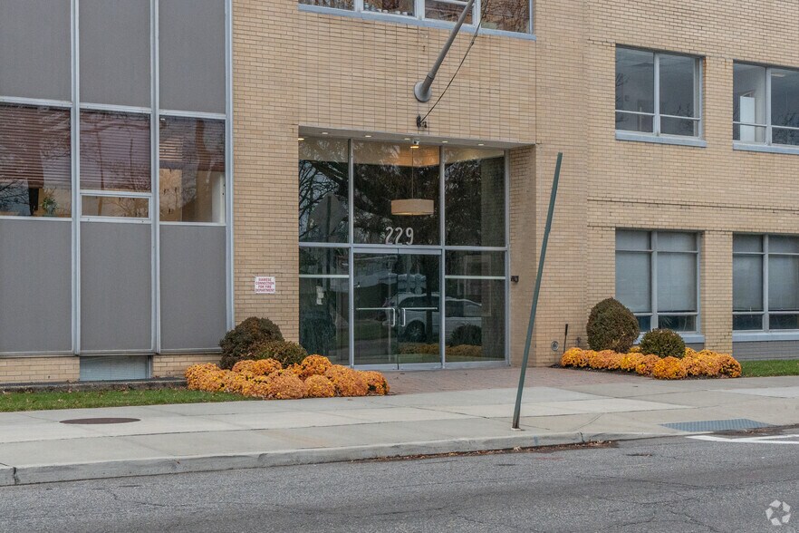 More Photos Of 229 7th St, Garden City Medical For Lease
