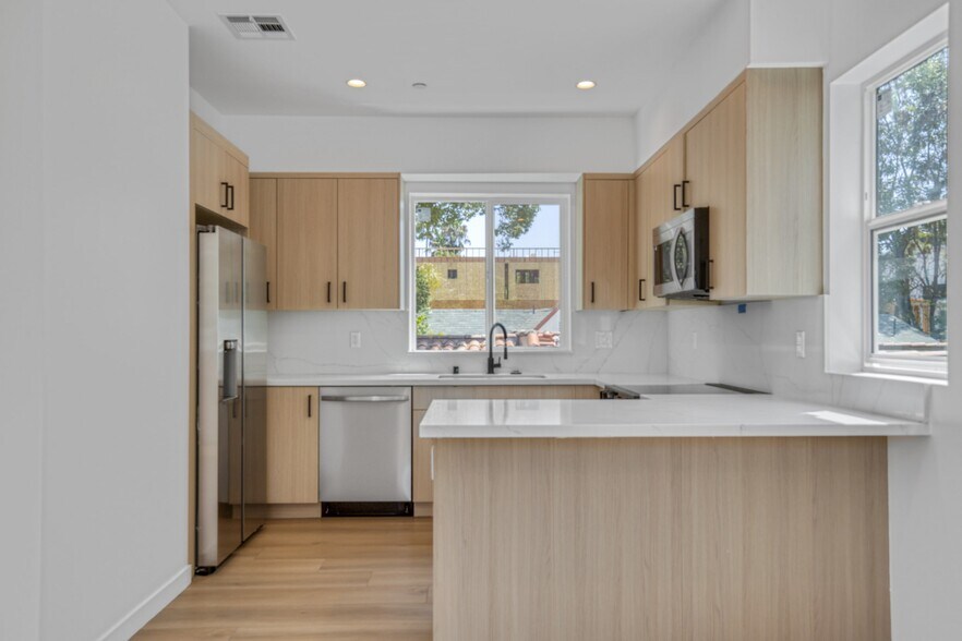 More Photos Of 10826 Hesby St, North Hollywood Apartments For Sale