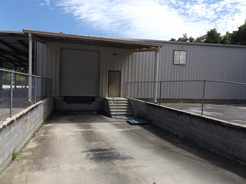 More Photos Of 8033 Airway Park Dr, Mobile Light Distribution For Lease