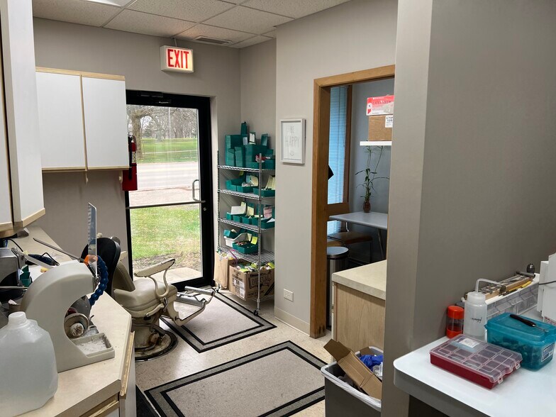 More Photos Of 535 S York Rd, Bensenville Flex For Sale