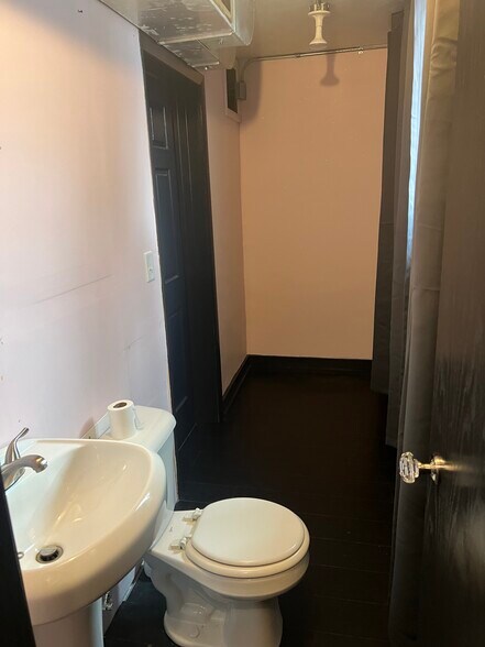 More Photos Of 112 S Blackhawk Blvd, Rockton Loft Creative Space For Lease