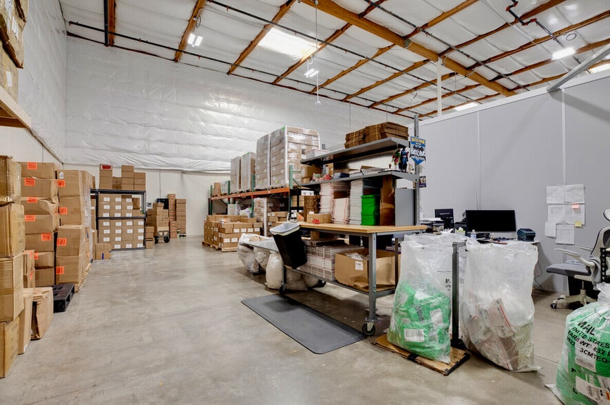 More Photos Of 4121 34th St, Orlando Warehouse For Lease