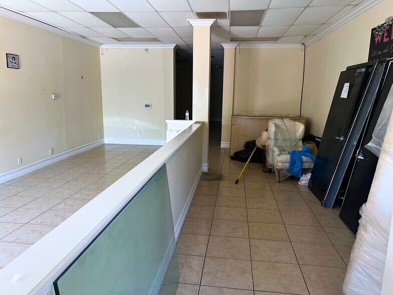 More Photos Of 17139-17159 Grand Ave, Lake Elsinore Unknown For Lease