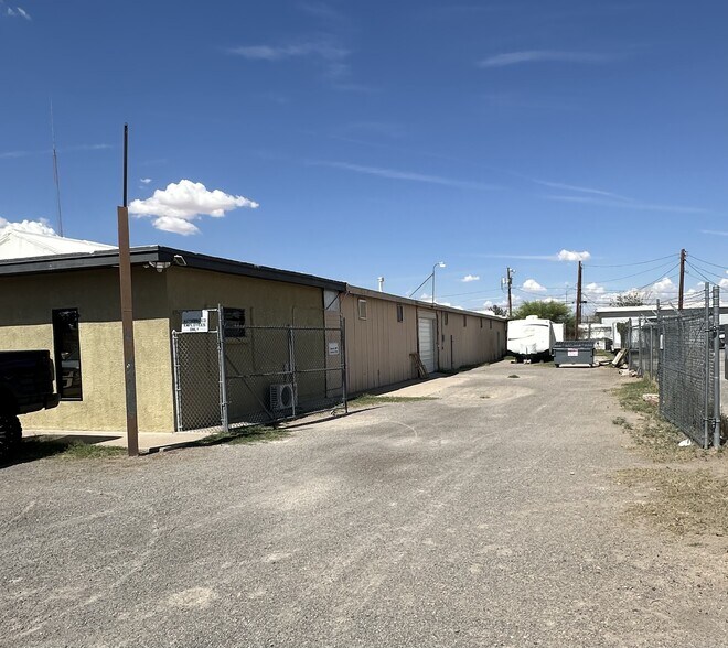 More Photos Of 7155 Dale Rd, El Paso Warehouse For Sale