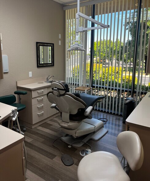 More Photos Of 1603 Eureka Rd, Roseville Office For Sale