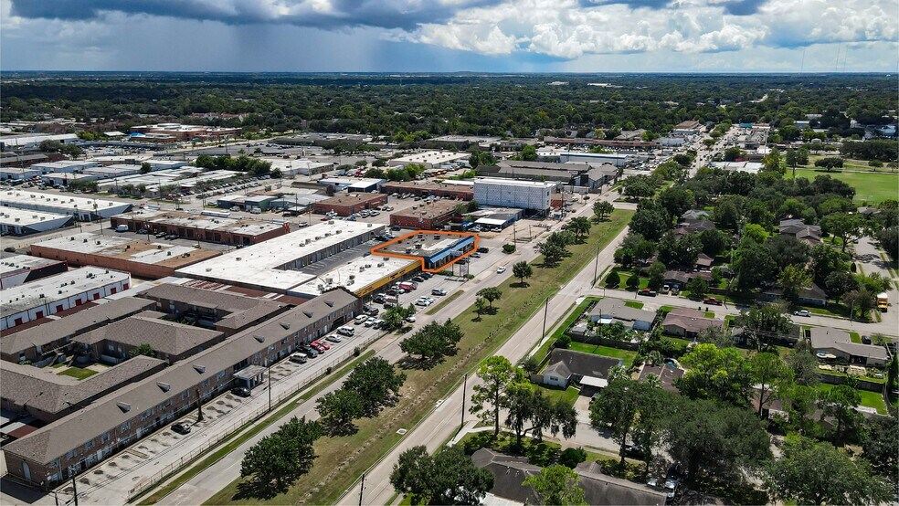 More Photos Of 7333 Hillcroft Ave, Houston General Retail For Sale