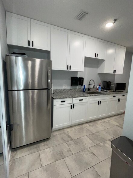 More Photos Of 2100 Ronald Reagan Blvd, Longwood Showroom For Lease