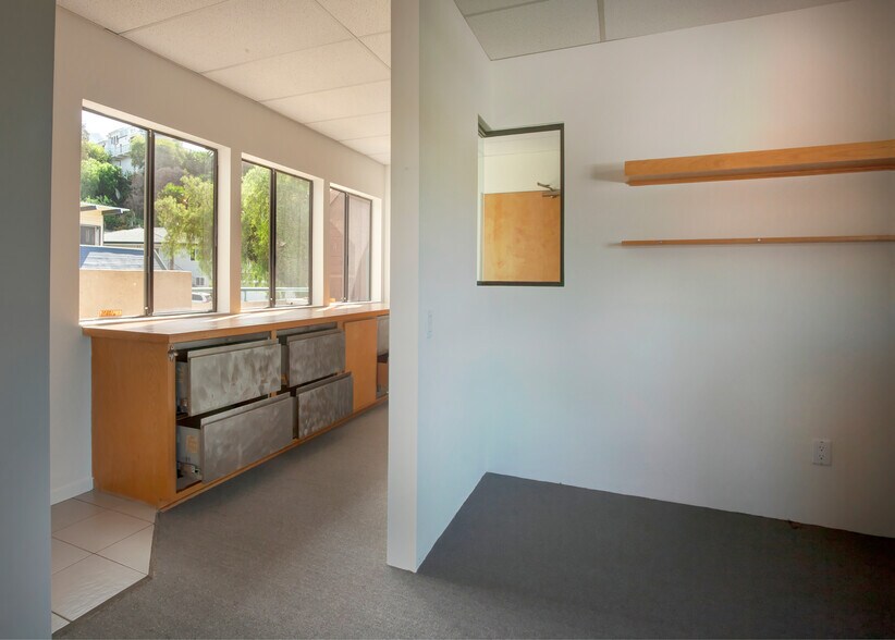 More Photos Of 352 3rd St, Laguna Beach Office For Sale