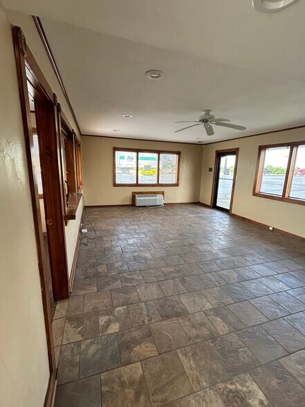 More Photos Of 4343 S Limit Ave, Sedalia Office For Lease