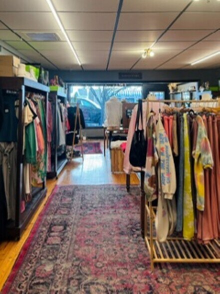 More Photos Of 100-106 State St, Newburgh Freestanding For Lease