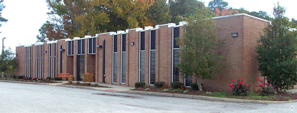 Primary Photo Of 3217 Commander Shepard Blvd, Hampton Light Manufacturing For Lease