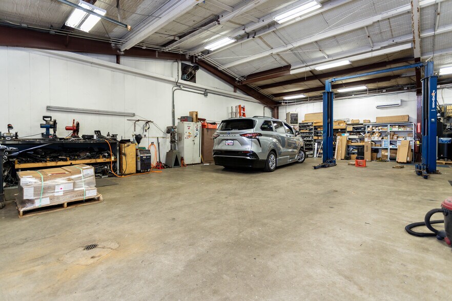 More Photos Of 1970 Us-68 N, Xenia Freestanding For Lease