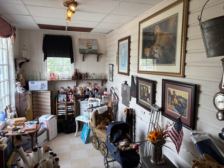 More Photos Of 9201 Prescott Ave, Manassas Storefront Retail Residential For Sale