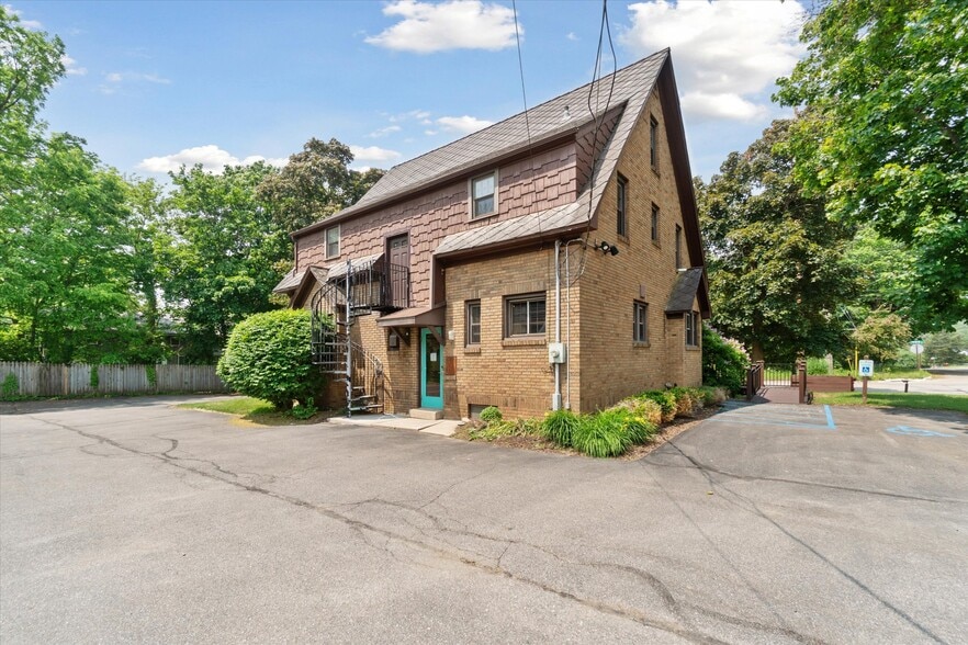 More Photos Of 4632 Okemos Rd, Okemos Medical For Sale