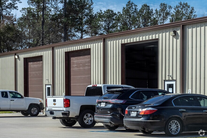 More Photos Of 21129 Blair Rd, Conroe Warehouse For Sale
