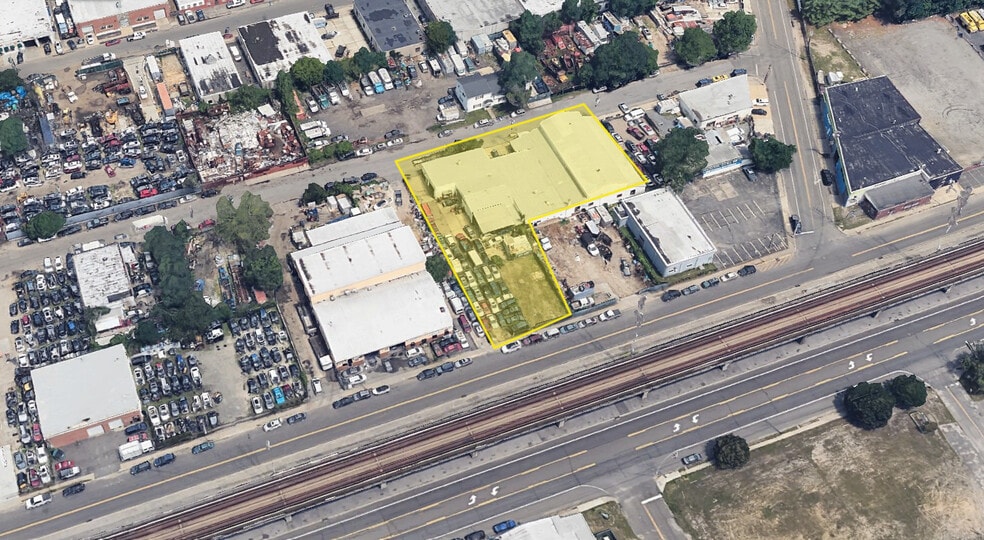 More Photos Of 131 Akron St, Lindenhurst Warehouse For Sale