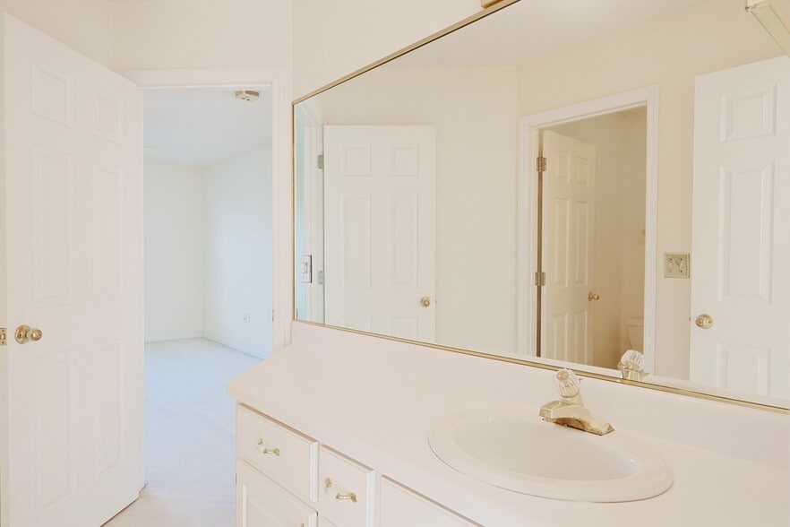 More Photos Of 10674 Wall Triana Hwy, Toney Hospitality For Sale