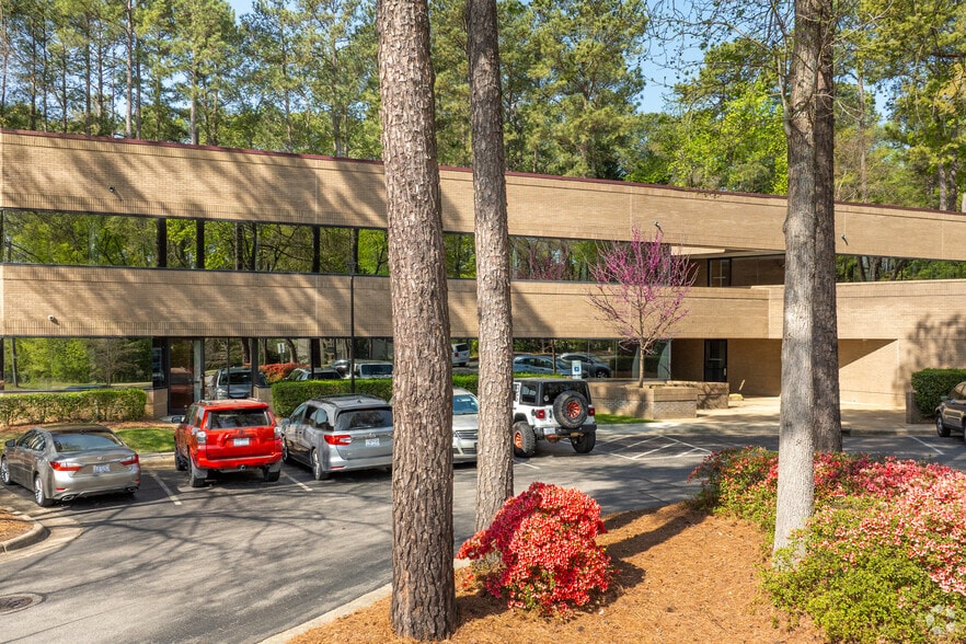 More Photos Of 2900 Highwoods Blvd, Raleigh Office For Lease