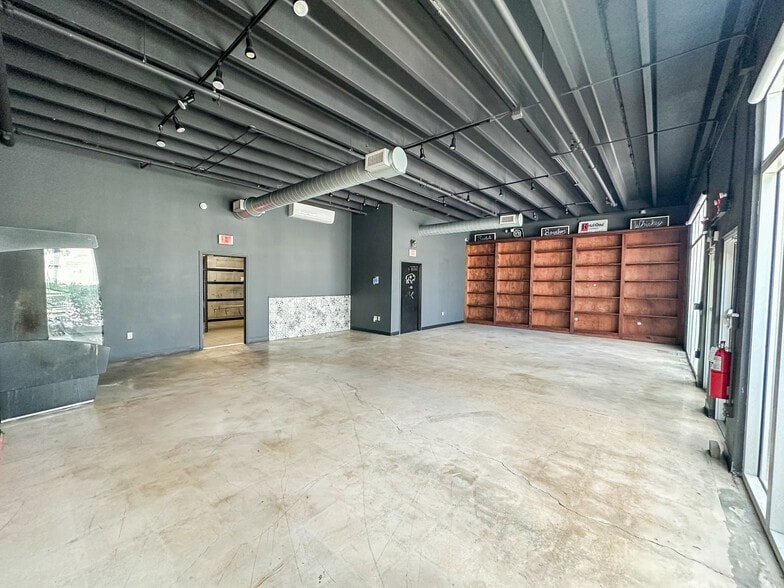 More Photos Of 702-706 NE 1st Ave, Fort Lauderdale Restaurant For Sale