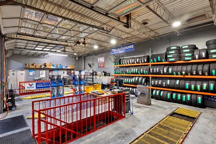 More Photos Of 3022 S Cooper St, Arlington General Retail For Sale