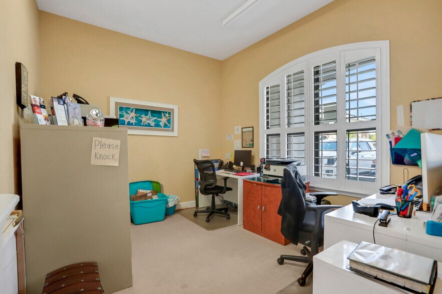 More Photos Of 11512 lake mead Ave, Jacksonville Medical For Lease