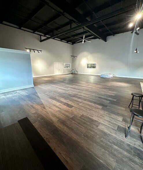 More Photos Of 10344 66th St N, Pinellas Park Industrial For Sale