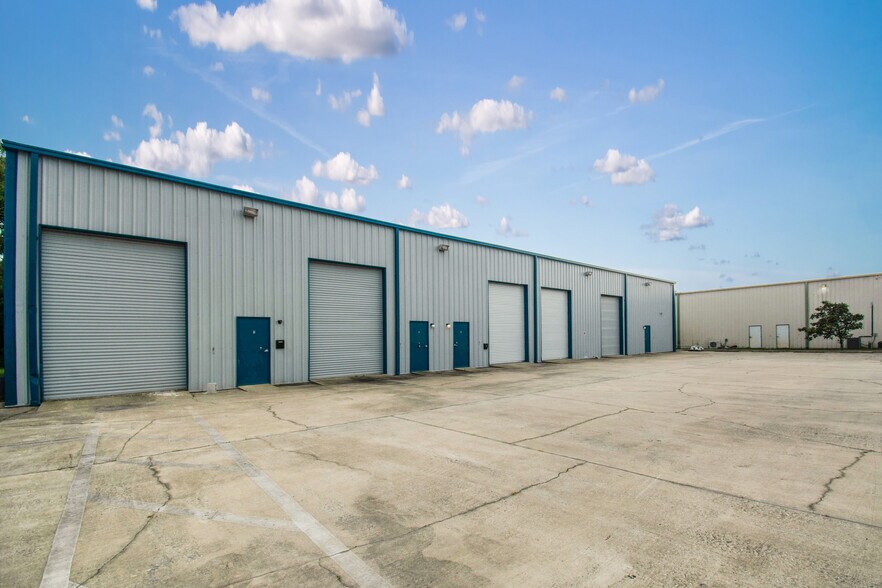 More Photos Of 105 E Davis Industrial Dr, Saint Augustine Warehouse For Lease