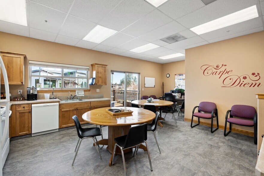 More Photos Of 270 E Sun Ranch Dr, Sisters Industrial For Sale