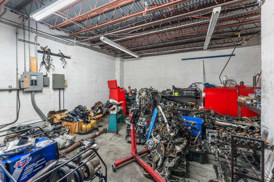 More Photos Of 6135 Salt Springs Rd, Port Richey Auto Repair For Sale