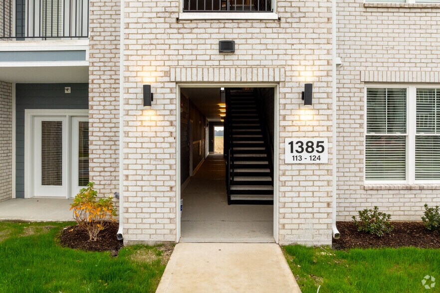 More Photos Of 2755 Red Bloom Dr, Greenwood Apartments For Lease