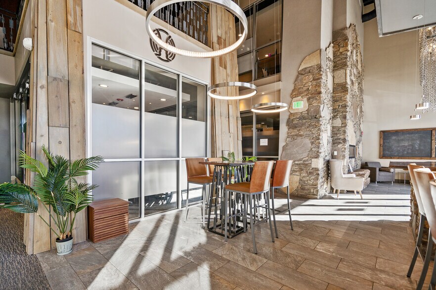 More Photos Of 165 Caprice Ct, Castle Rock Warehouse For Lease