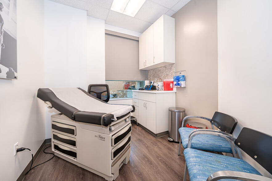 More Photos Of 7560 Red Bug Lake Rd, Oviedo Medical For Sale