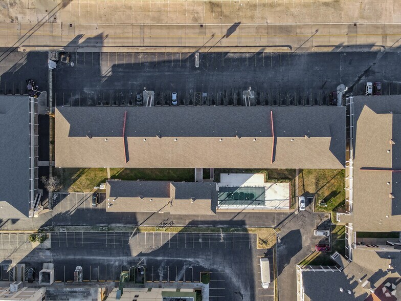 More Photos Of 8201 E Skelly Dr, Tulsa Hotel For Sale