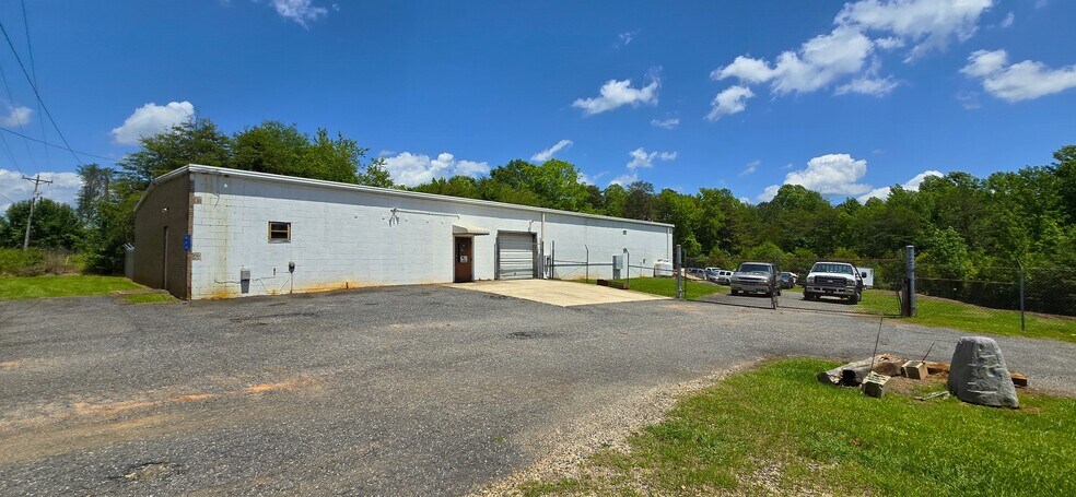 More Photos Of 994 Rhyne Rd, Clover Light Manufacturing For Sale