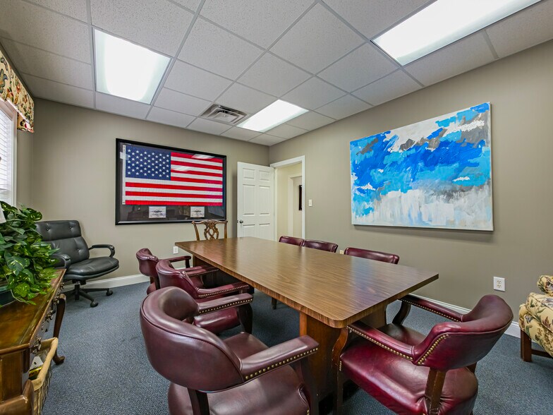 More Photos Of 1108 Gornto Rd, Valdosta Office For Sale