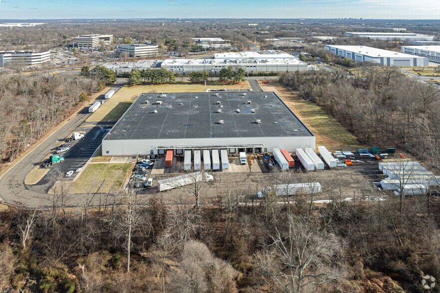 More Photos Of 101 Cottontail Ln, Somerset Warehouse For Lease