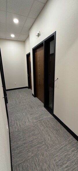 More Photos Of 203 N Main St, Weatherford Storefront Retail Office For Lease