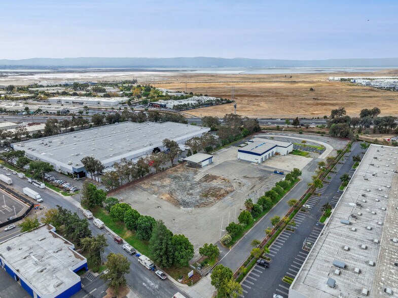 More Photos Of 45051 Industrial Dr, Fremont Warehouse For Lease