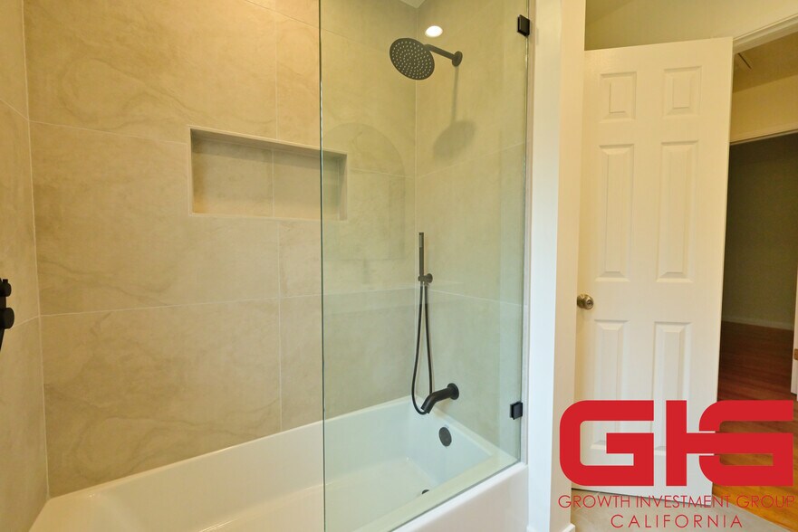 More Photos Of 517 E Washington Blvd, Pasadena Apartments For Sale