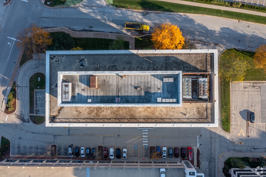 More Photos Of 2-564 Oakbrook Ctr, Oak Brook Unknown For Lease