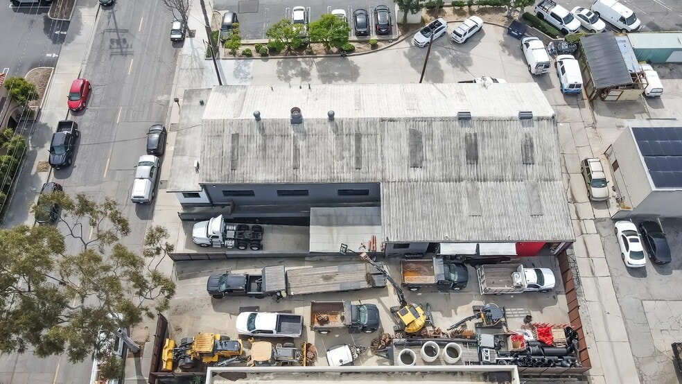 Primary Photo Of 2637 Saint Louis Ave, Signal Hill Warehouse For Sale