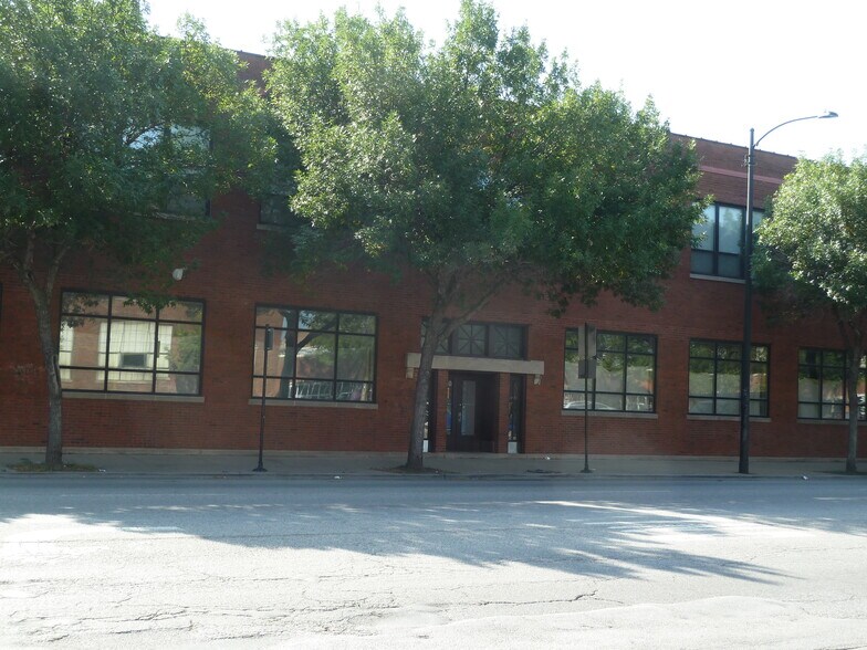 Primary Photo Of 1940 S Western Ave, Chicago Showroom For Lease