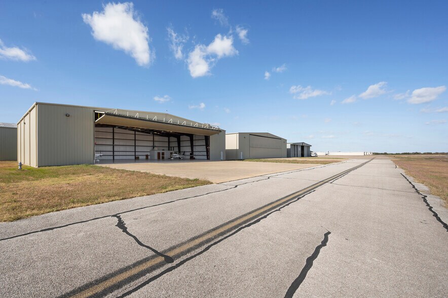 More Photos Of 1438 Airport Blvd, Mesquite Specialty For Sale