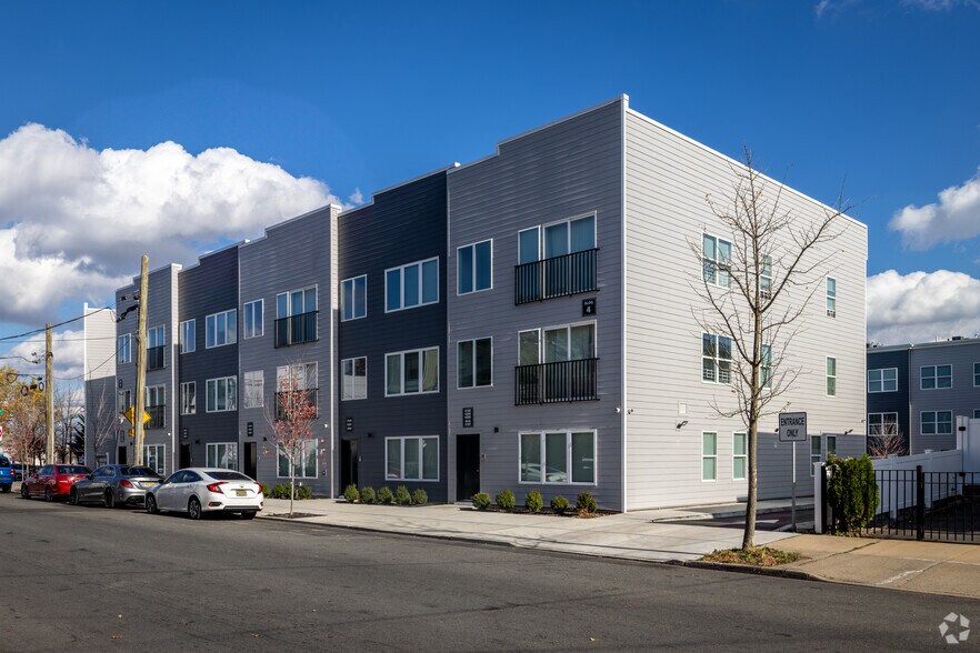 Primary Photo Of , Newark Multifamily For Sale