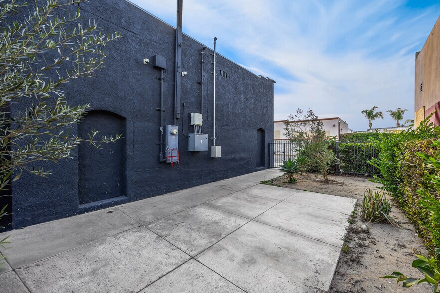 More Photos Of 3613 Gage Ave, Bell Storefront For Lease