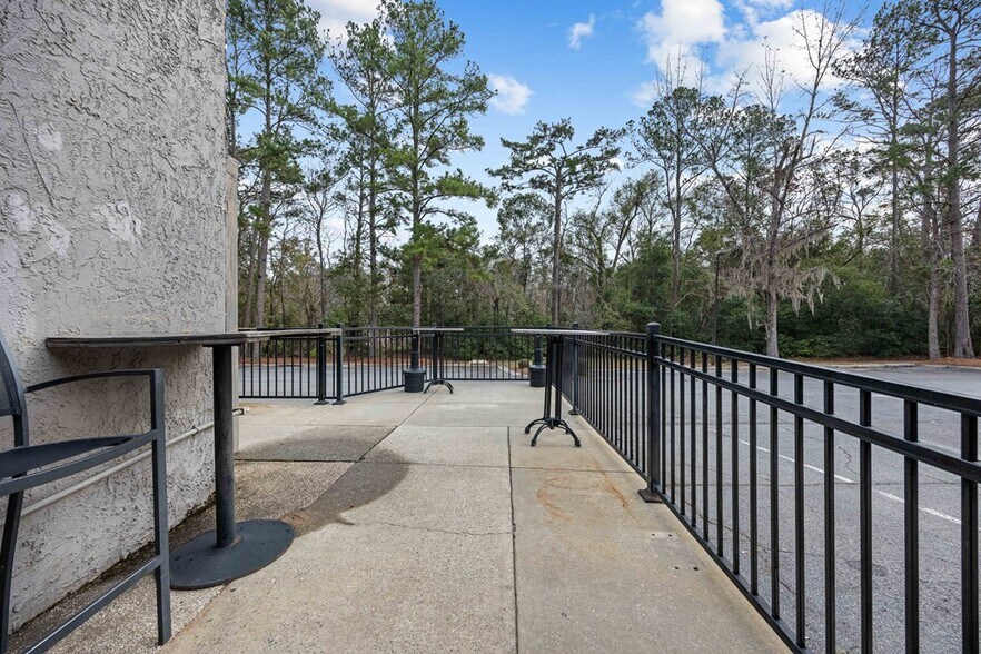 More Photos Of 1405 Gornto Rd, Valdosta Restaurant For Sale