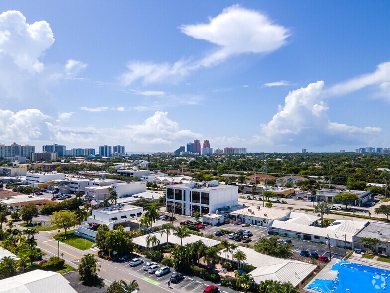 More Photos Of 2648 NE 32nd St, Fort Lauderdale Hotel For Sale
