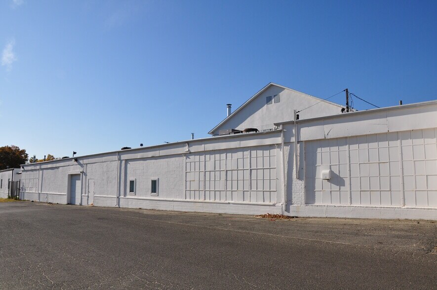 Primary Photo Of 375 Fairfield Ave, Stamford Manufacturing For Lease
