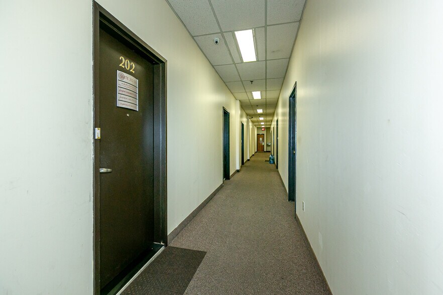 More Photos Of 36-51 Bell Blvd, Bayside Storefront Retail Office For Lease